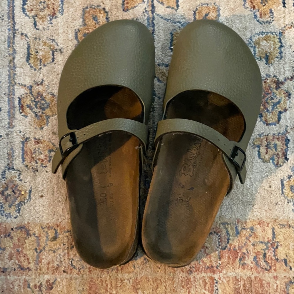 Olive green Birki’s